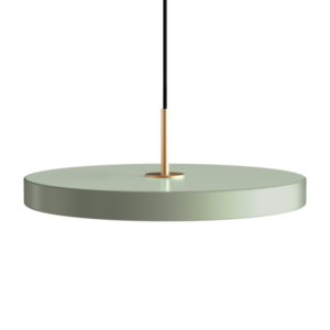 La lampe suspendue Asteria est une véritable fusion entre design, technologie et artisanat, incarnant une apparence élancée et élégante qui attire immédiatement l’attention.