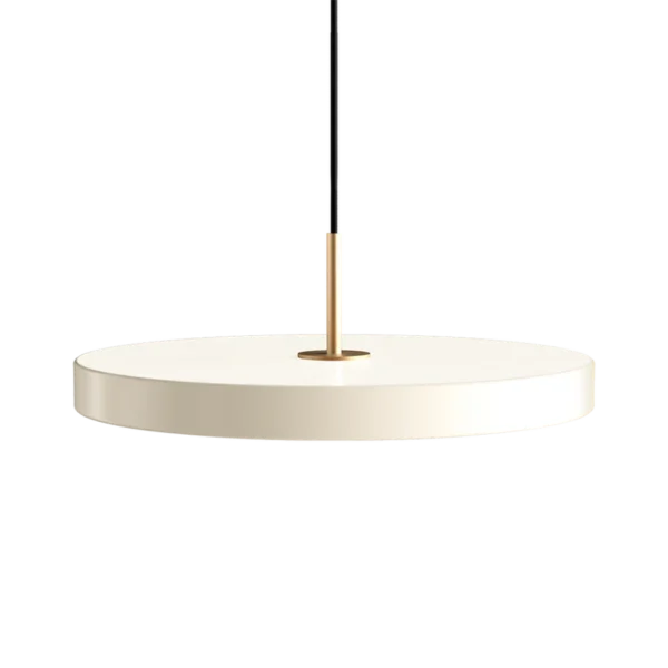 La lampe suspendue Asteria est une véritable fusion entre design, technologie et artisanat, incarnant une apparence élancée et élégante qui attire immédiatement l'attention. Dotée d'une technologie LED intégrée, elle combine esthétique minimaliste et fonctionnalité avancée, ce qui en fait une pièce intemporelle et indémodable dans n'importe quel intérieur.