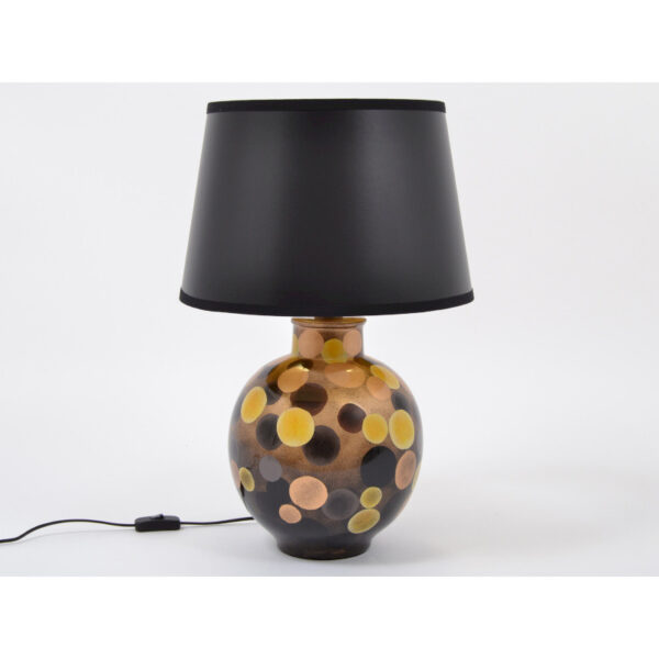 Apportez une touche d'élégance à votre intérieur avec la lampe Keya en céramique. Cette pièce unique, au design épuré et contemporain, se distingue par son allure sophistiquée et sa qualité exceptionnelle.