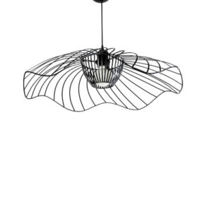 Sublimez votre intérieur avec cette suspension filaire en métal noir au design inspiré d'une fleur géante. Avec son diamètre imposant de 80 cm, cette pièce maîtresse attire immédiatement le regard et devient l'élément central de votre décoration.