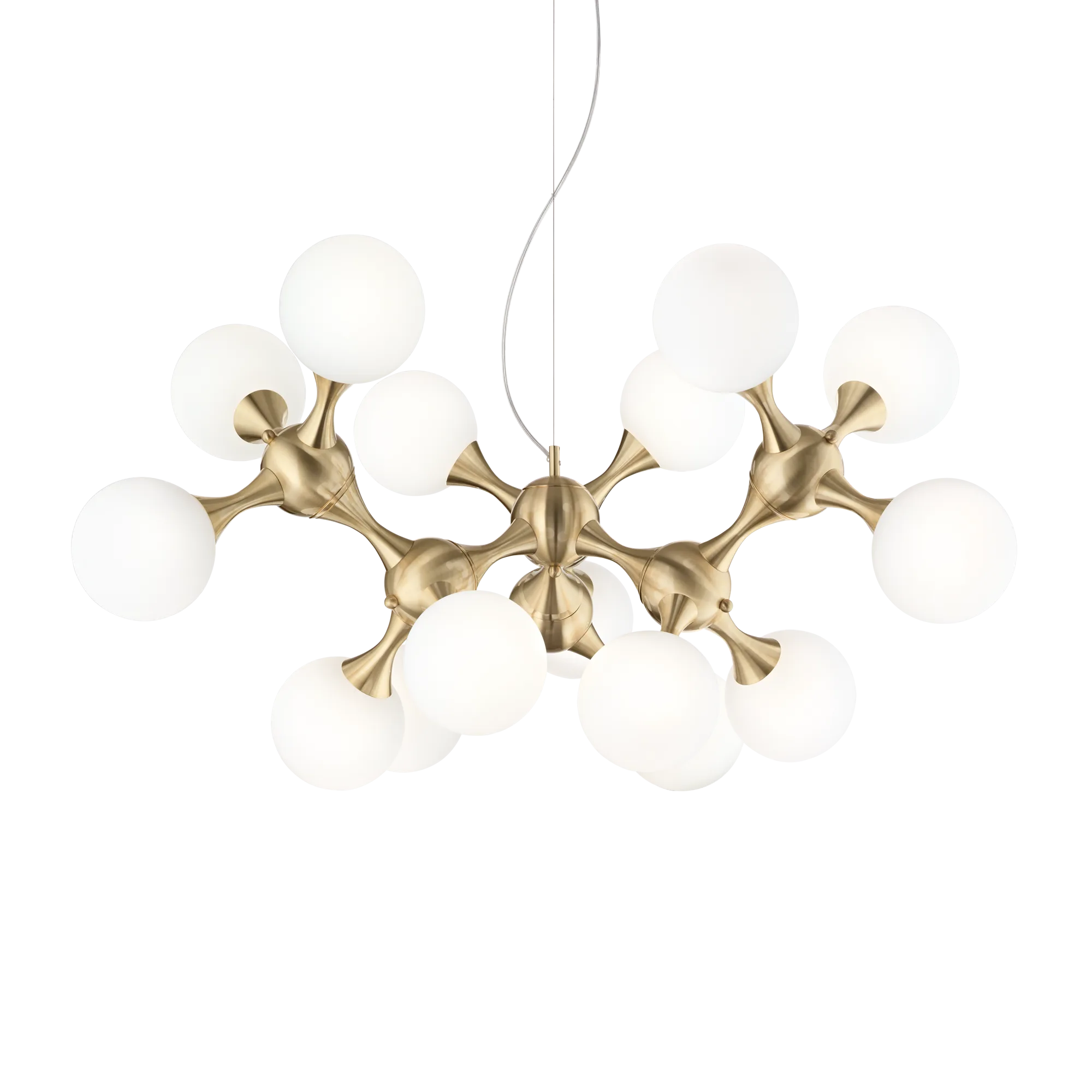 Suspension design en laiton avec 15 globes en verre opalin. Pièce sculpturale et lumineuse idéale pour grand salon ou salle à manger.