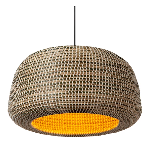 Suspension en jonc de mer au design naturel et bohème. Luminaire chaleureux idéal pour salon, salle à manger ou chambre.